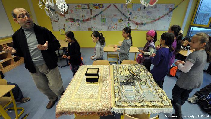 أزمة تعليم الديانة الاسلامية في المانية