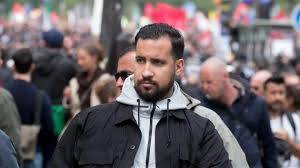 لجنة التحقيق في مجلس الشيوخ الفرنسي يدعو لمحاكمة بينالا المعاون السابق لماكرون