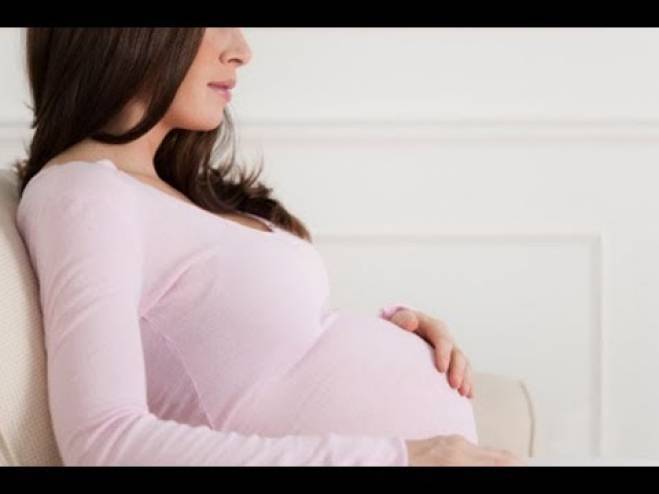 الاستلقاء على الظهر ممنوع خلال أشهر الحمل الأخيرة
