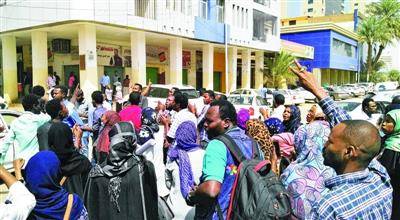 أجهزة الأمن السودانية تطلق سراح جميع معتقلي موكب الرحيل