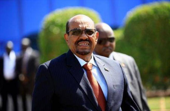 استدعاء ولاة السودان وتعديلات واسعة النطاق