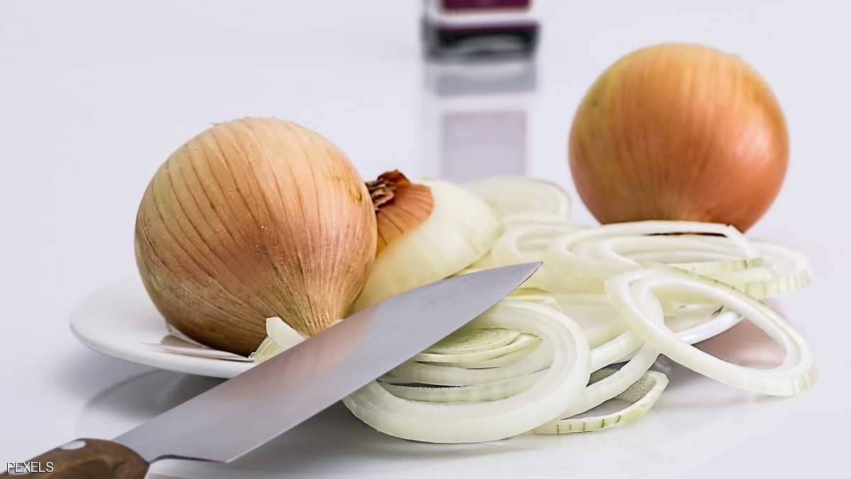 رغم رائحتهما الكريهة.. الثوم والبصل سلاحك ضد مرض خطير