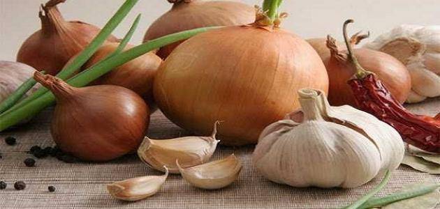رغم رائحتهما الكريهة..البصل والثوم سلاح ضد هذا المرض الخطير