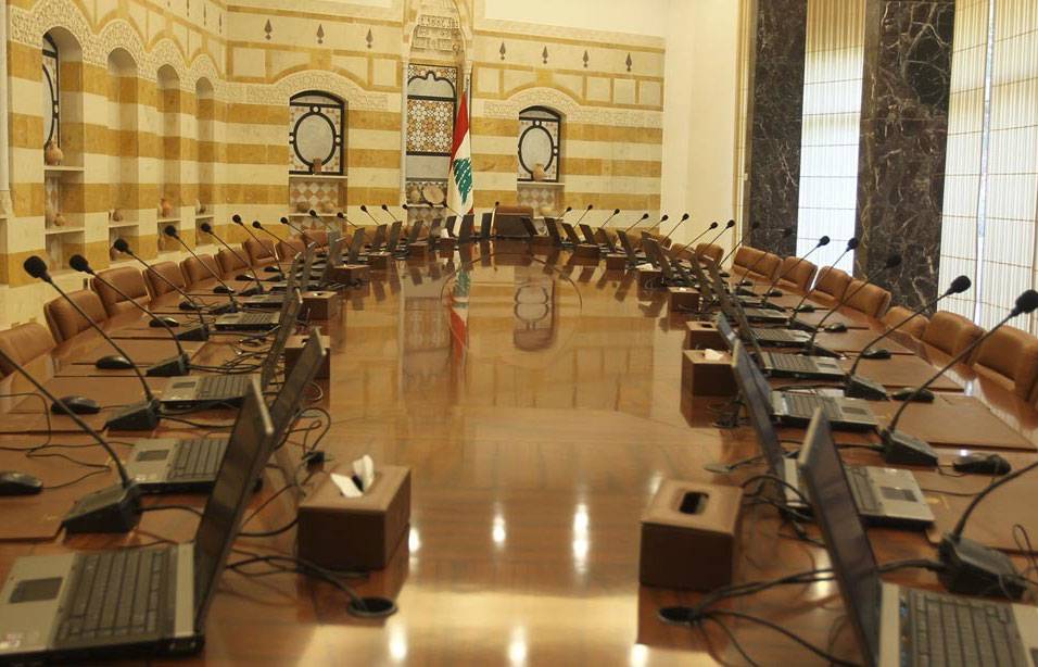 عون يتجه لترؤس جلسات الحكومة الشائكة
ويتكفّل بحلّ القضايا المعقّدة
ملامح صراع صلاحيات بين عون والحريري ..
