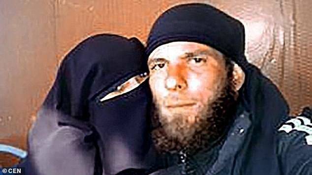 داعشية ألمانية تروي ليلة زفافها في غرفة تعذيب