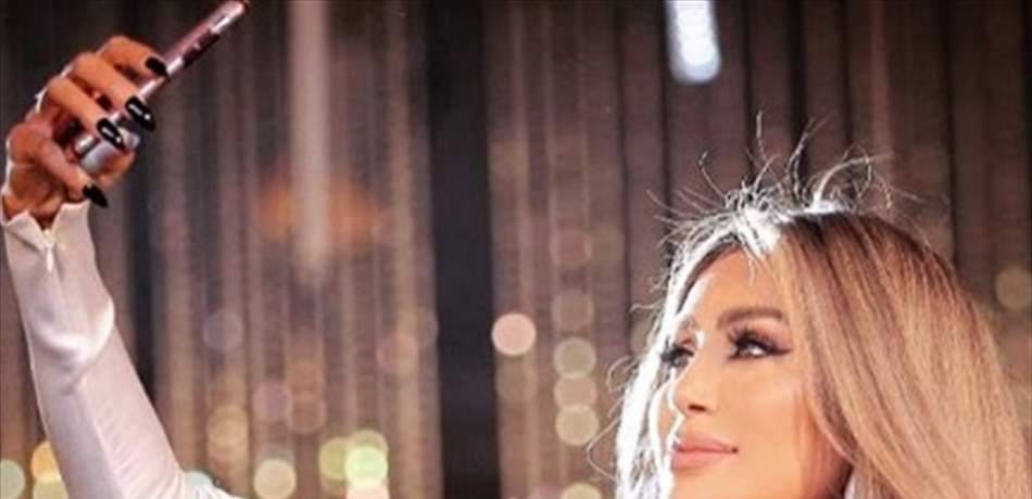 إطلالة مثيرة لمايا دياب.. حمالة صدر وسروال غريب! (صورة)