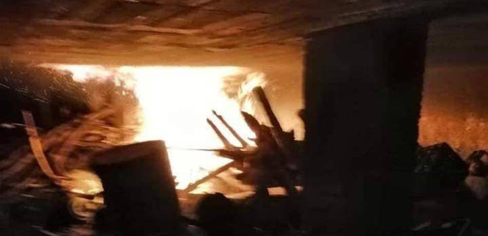حريق داخل مستودع حطب في الضنية (صور)