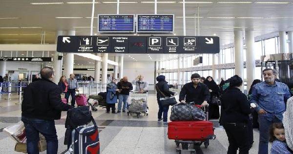 أوقف في المطار وبحوزته مسدس حربي وممشط مزود بطلقات نارية