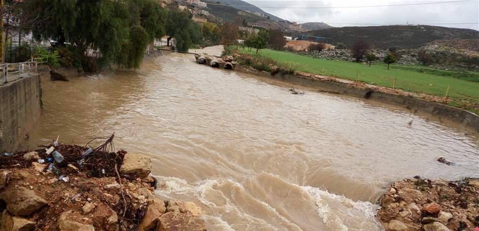 لا كهرباء في النبطية بسبب المنخفض الجوي.. والمياه تدخل الى المنازل