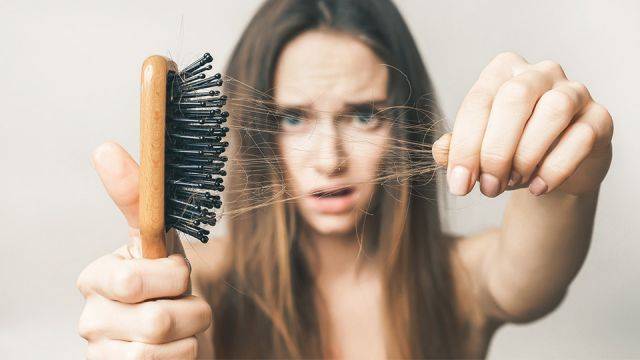هل يسبب نقص فيتامين "د" تساقط الشعر؟