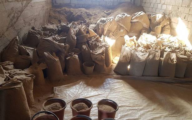 الجيش : ضبط كمية كبيرة

من المخدرات في مزرعة لنوح زعيتر