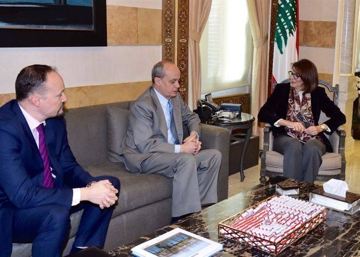الحسن التقت سفيري اسبانيا وتركيا

وعرضت شؤون بشري مع جعجع واسحق