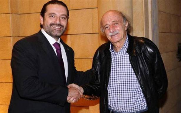 جنبلاط يعيد تموضعه سياسياً ويهادن بعبدا وبيت الوسط