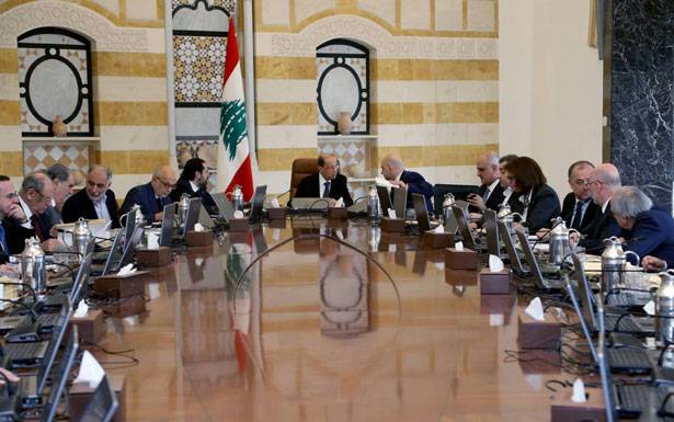 جلسة ساخنة لمجلس الوزراء اليوم

الحريري سيُثير موضوع السنيورة

ورفع جلسة مجلس الوزراء الأخيرة