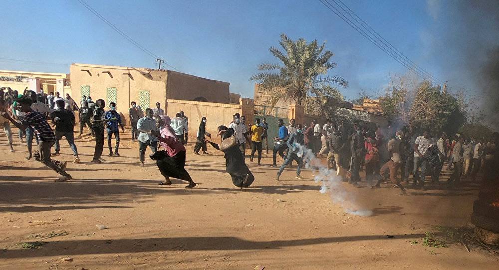 الداخلية السودانية تحذر المواطنين لأول مرة من التواجد في أماكن الاحتجاجات