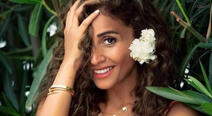 دينا الشربيني بصورة من كواليس "زي الشمس"