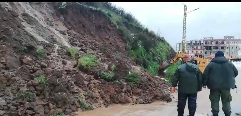 صدعات في جبل البيرة ومناشدة الوزارات إرسال خبراء جيولوجيين