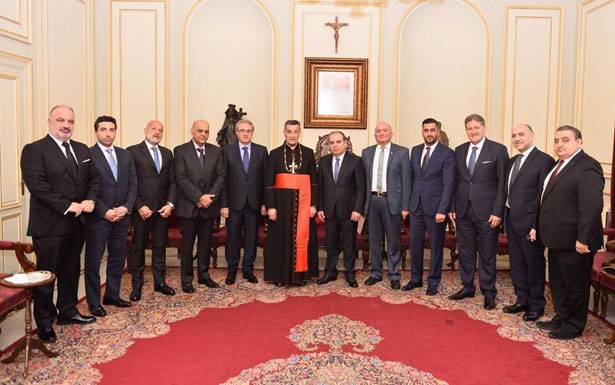 العيراني: وضعناه في جو الوضع التجاري المتردي

الهيئة الجديدة لتجار جونية وكسروان

تسلّم الـراعي مذكرة بواقع القطـاع