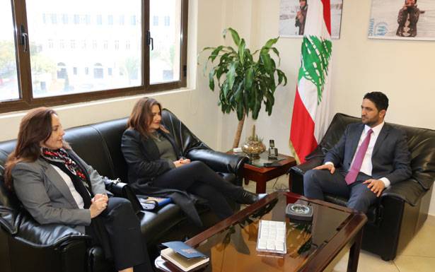 أزمة النازحين بين الـغريـب

ووفد «الـبـنـك الـدولــي»