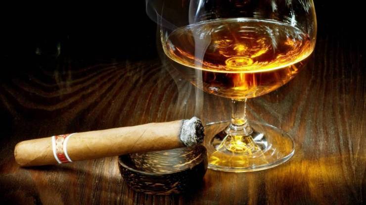 إحذروا التدخين والكحول معاً لهذه الأسباب