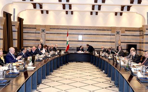 مجلس الوزراء أقرّ الدرجات الـ 6 للأساتذة الثانويين..

الحريري: لعدم اللعب على وتر الخلاف مع عون
