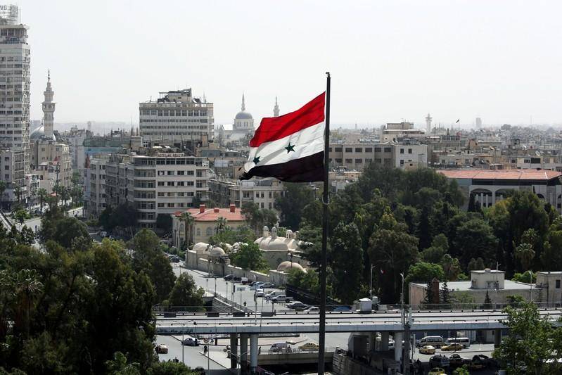 دمشق تسمح للصناعيين السوريين باستيراد الوقود