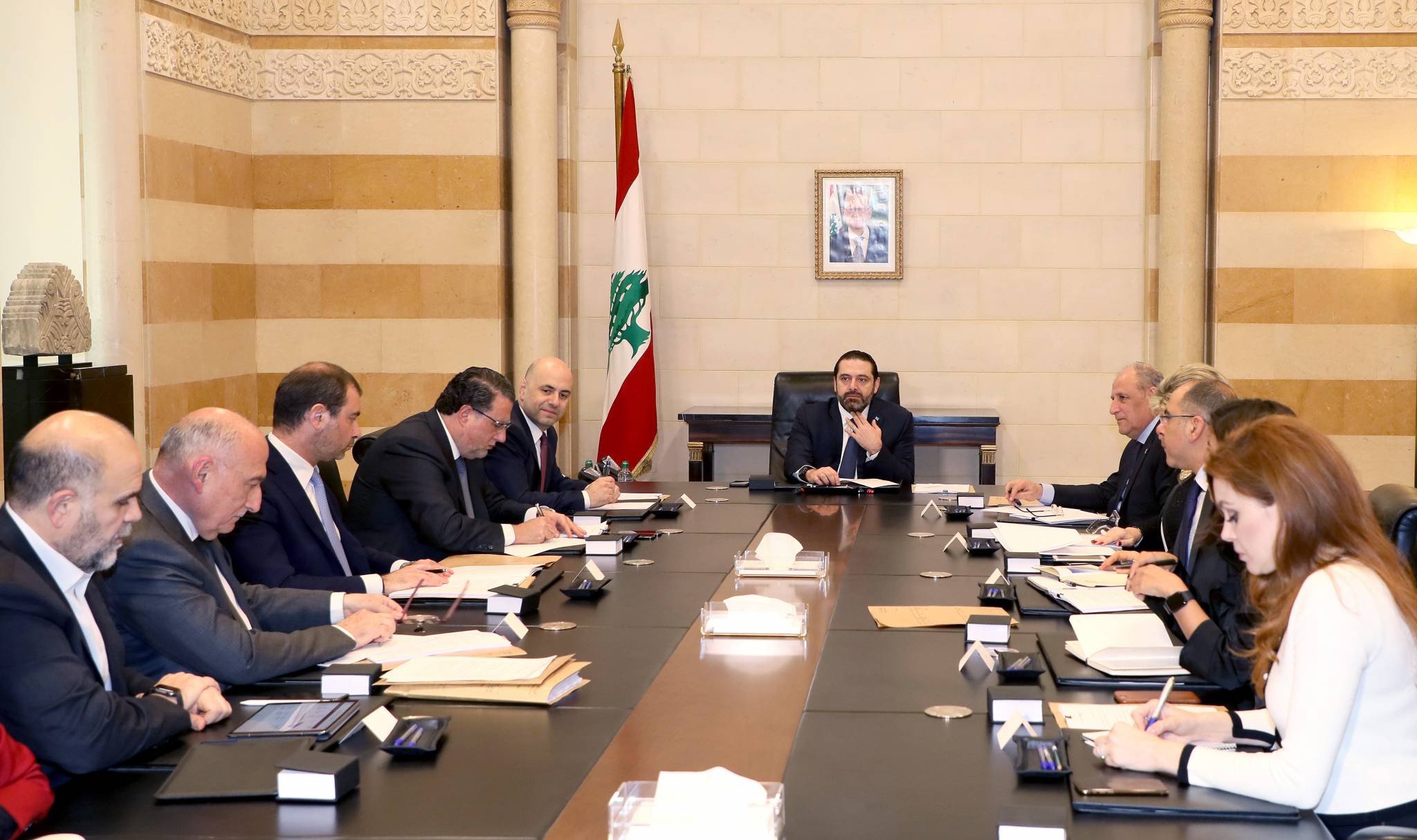 الحريري ترأس اجتماع لجنة التحول الرقمي واستقبل افيوني وحسن خليل وسلامة ووفدا اماراتيا وناقش مع اللقاء الديموقراطي خطة الكهرباء