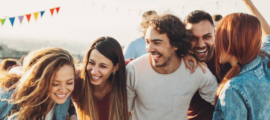 صارحك بحبّه لكنك لا تبادلينه المشاعر؟ اتبعي هذه النصائح الـ 8 لتضعيه في الـ Friend Zone