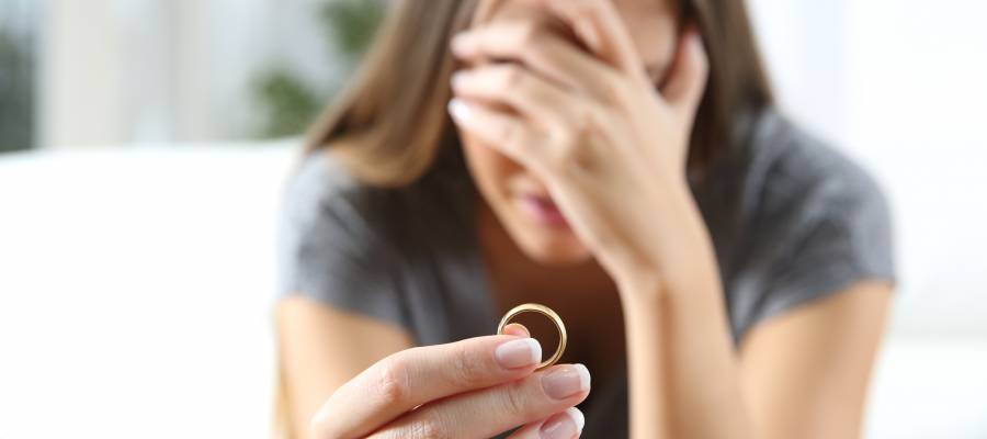 لا تستطيعين نسيان شريكك السابق؟ هذه هي الأسباب العلمية وراء ذلك
