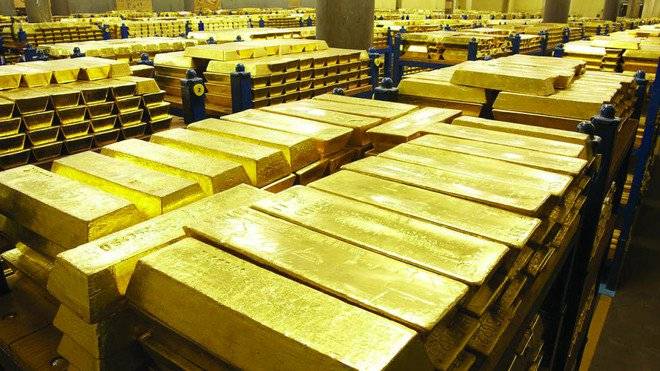 الدولار يعزز مكاسبه .. والذهب عند أدنى مستوى في 5 أسابيع