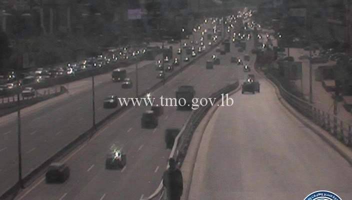 حركة المرور كثيفة من الضبية باتجاه انطلياس وصولا الى نهر الموت
