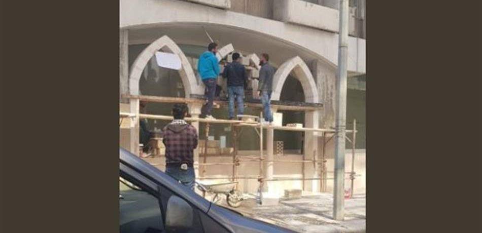 جنبلاط منزعج..ماذا يحصل في القاعة الزجاجية لوزارة السياحة؟ (صورة)