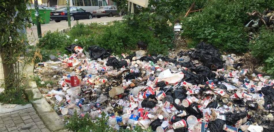 هكذا تُرمى مخلّفات الـ"KFC" في طرابلس.. والإدارة توضح! (صور)