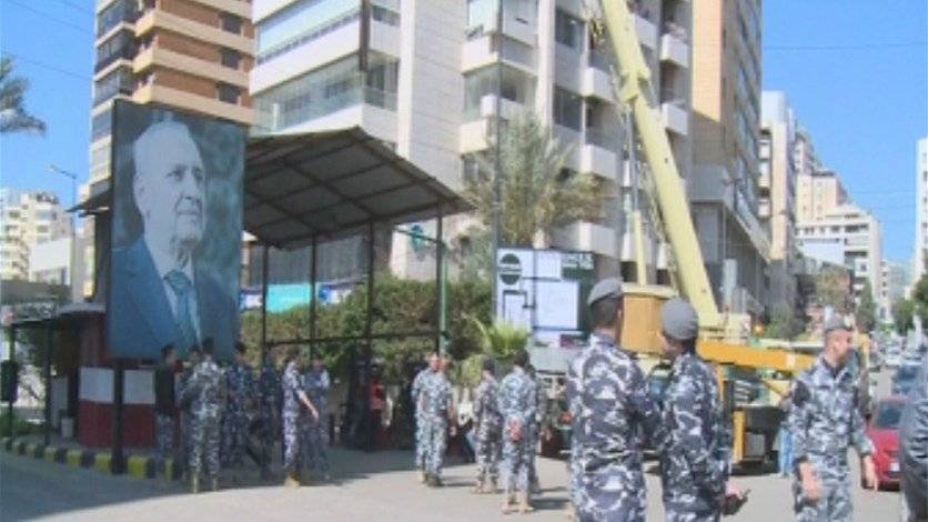 ازالة البلوكات الاسمنتية في عين التينة