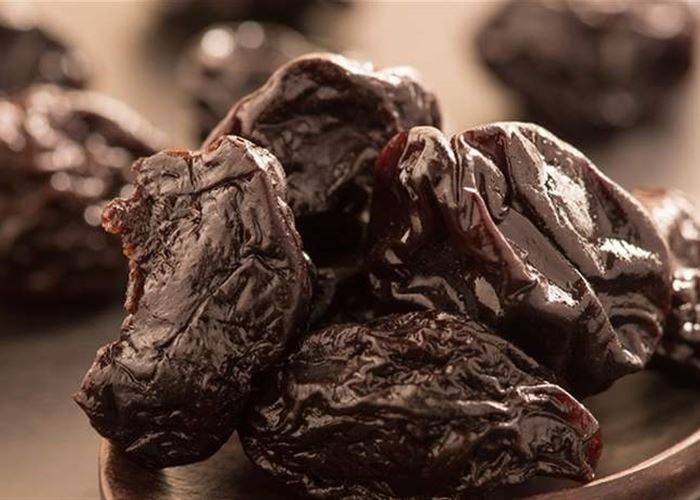 أطعمة تعالج الإمساك.. ومفعولها سحري!