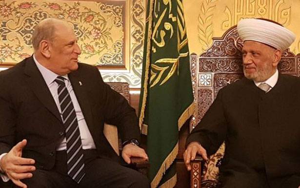 الجراح من دار الفتوى : المستهدف ليس السنيورة

بل فريق سياسي كامل