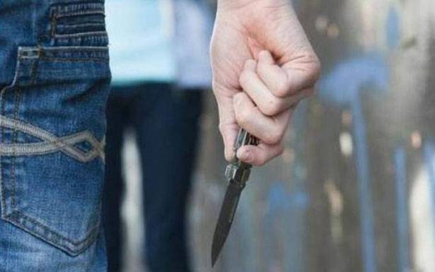 مُنعت من دخول المحطة فثار غضب خطيبها وأقدم على طعن الموظف