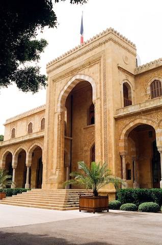 بالصورة: السفير الفرنسي يجمع السياسيات اللبنانيات