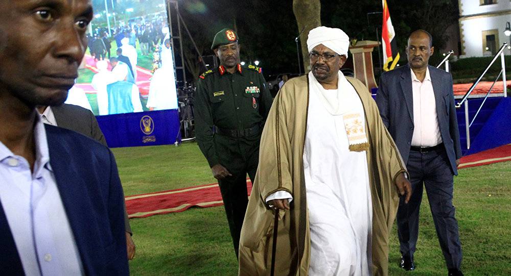 مبادرة سودانية تدعو لتكوين مجلس رئاسي بزعامة البشير