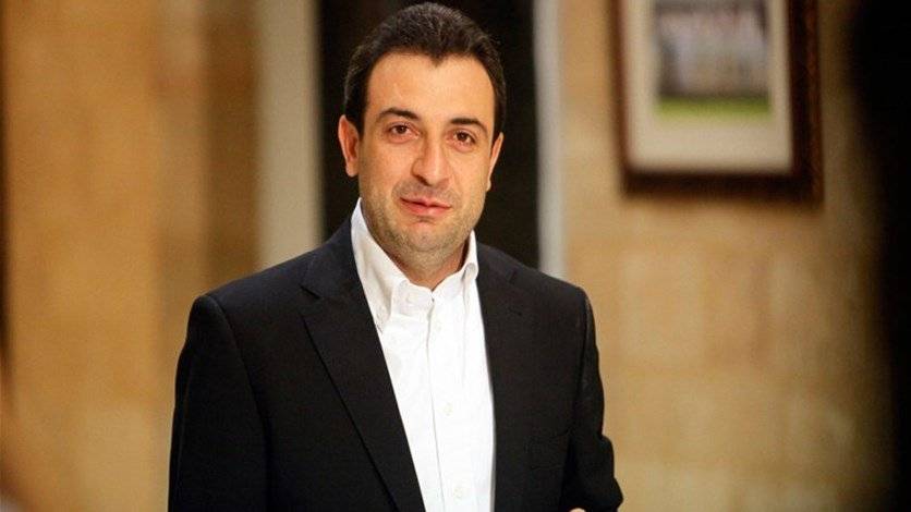 بالصور: هذا ما قدمه أبو فاعور للوزيرات والوزراء خلال الجلسة