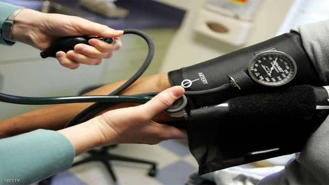 أطباء يكتشفون طريقة لخفض ضغط الدم بدون دواء
