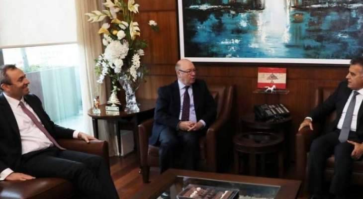 ابراهيم التقى وزير الدولة لشؤون الخارجية البريطانية وبحث معه موضوع النازحين