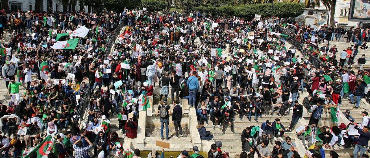 احتجاجات الجزائر تتجدد بحضور نسوي بارز وتضييق من السلطة