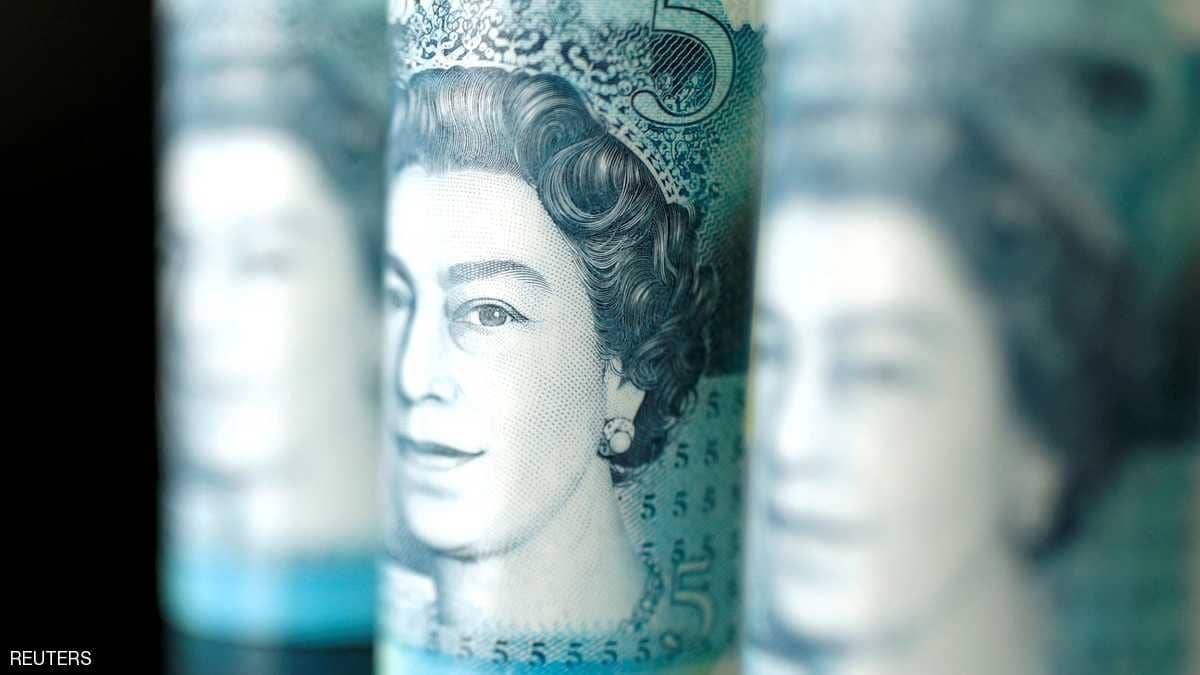 الاسترليني يسجل أكبر خسارة أمام الدولار في أسابيع