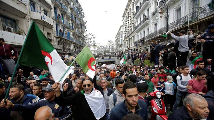 الجزائر نحو التصعيد: مليون متظاهر في شوارع العاصمة