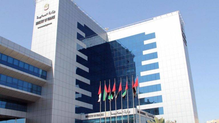 الإمارات تريد تصنيفًا ائتمانيًا وستقيم مكتبًا لإدارة الدين الاتحادي