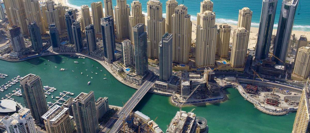 بلومبيرغ": تراجع قياسي للوظائف في الإمارات