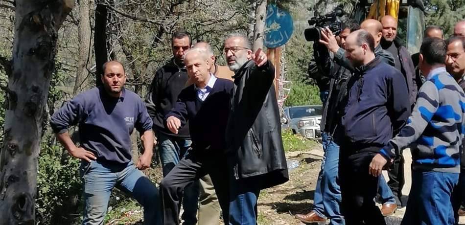 خير تفقد أعمال التزفيت في مزرعة النهر عالية