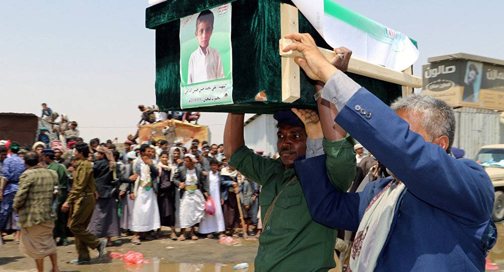 "أنصار الله" تعلن مقتل 20 امرأة وطفلا في غارة للتحالف العربي