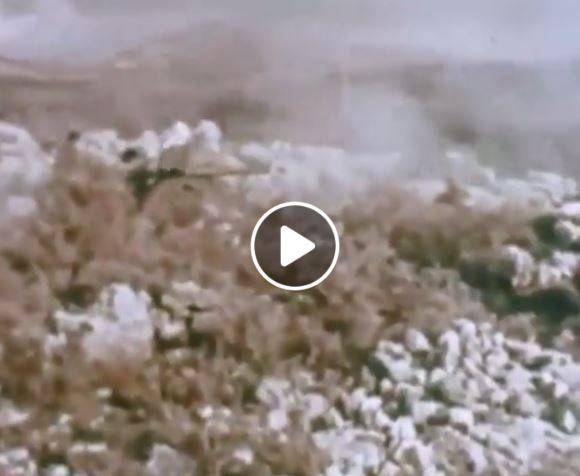 مشاهد حقيقية لغارات اسرائيلية على مواقع للفدائيين في لبنان عام 1974 وثقتها كاميرا المراسل الحربي قبل استشهاده!